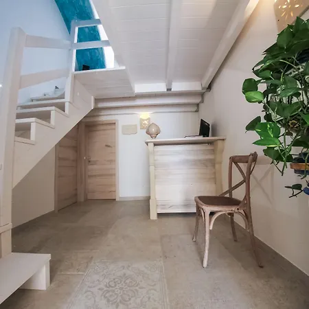 فندق مبيت وإفطار Clara Domus غالّيبولي