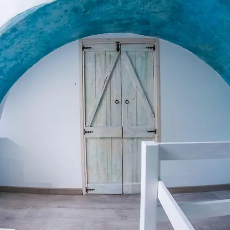 فندق مبيت وإفطار Clara Domus غالّيبولي